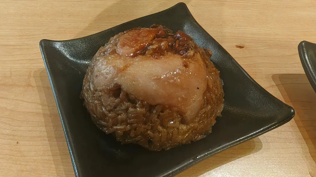 Suasana kedai Yat Pan Dim Sum